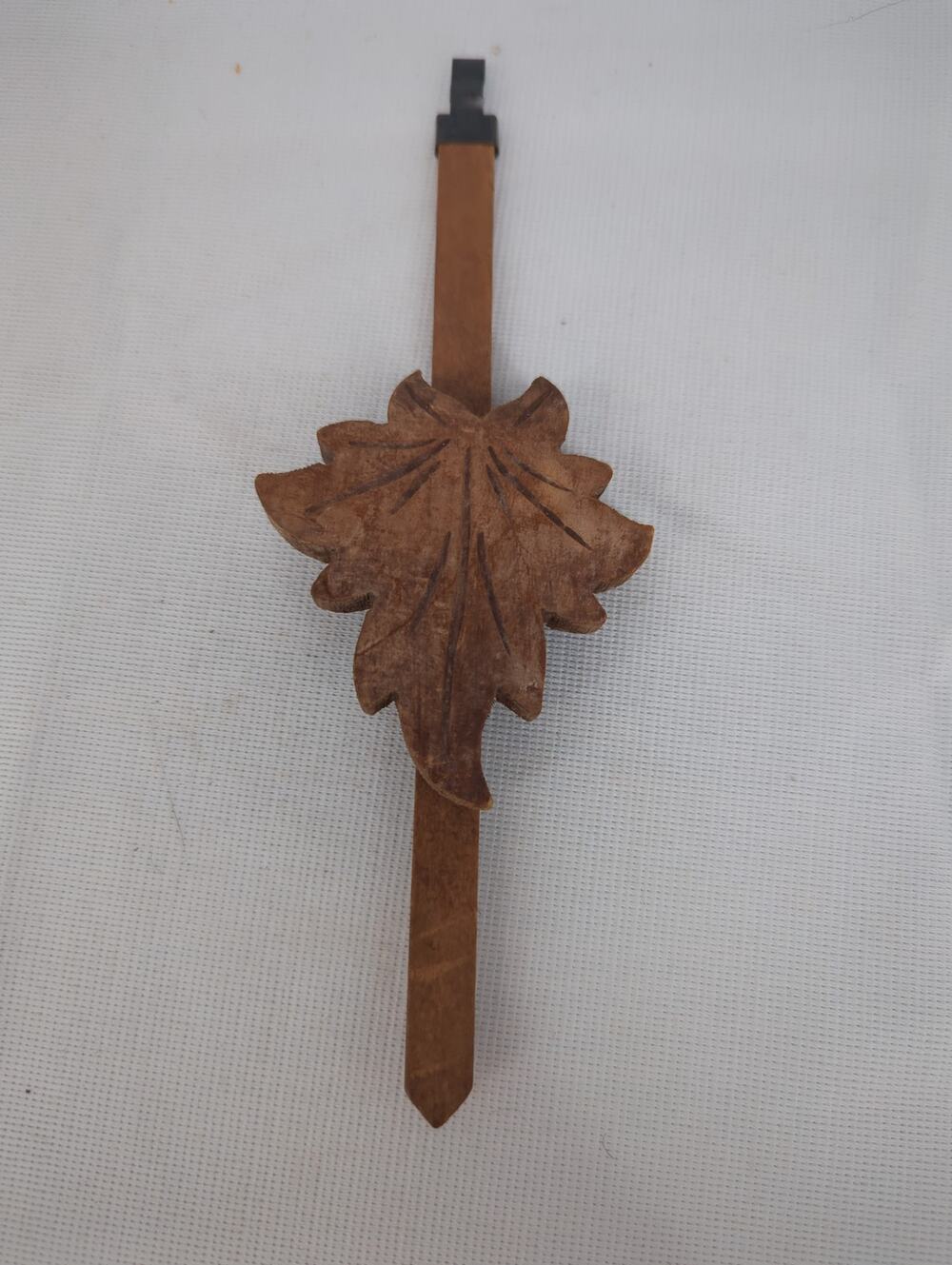 Vintage Black Forest Carved Wood Cuckoo Clock Pendulum Replacement Part Leaf